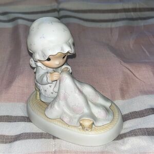 Precious Moments Love Covers All Figurine New Without Box #12009